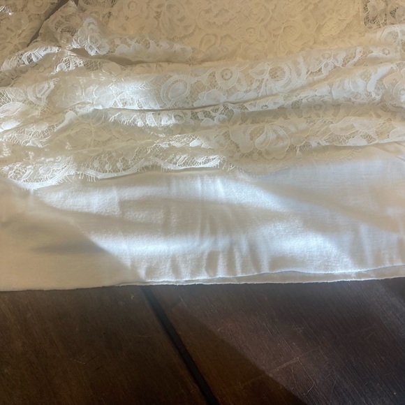 Velvet Lined Lace Dress - Picture 3 of 8